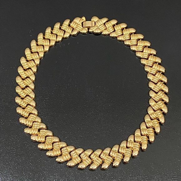 Vintage Unsigned Gold-tone S Chain Link Fold Over Clasp 18” Necklace - Picture 3 of 12